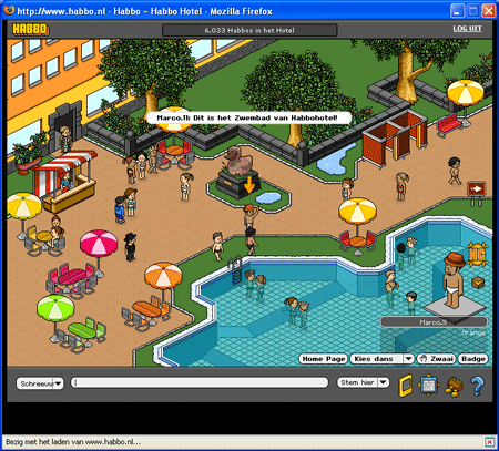 Zwembad bij Habbo-hotel