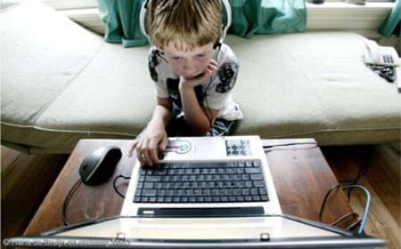 hdb_jongen-bureau05.jpg