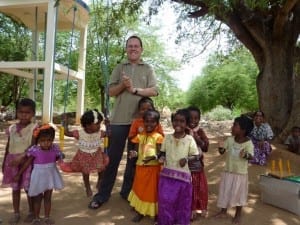 Op de kiek met kinderen van een PSA kleuterschool Op de kiek met kinderen van een PSA kleuterschool