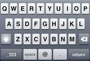 iphone-keyboard-email Het e-mail keyboard van een iPhone met toetsen die specifiek zijn voor e-mailadressen