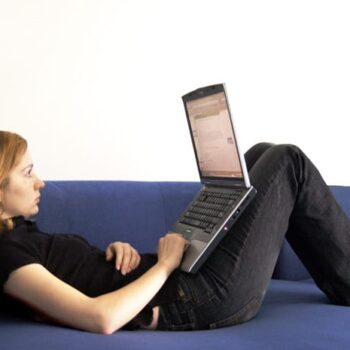 Praktische tips voor je (digitale) werkplek: verbeter je werkhouding & productiviteit