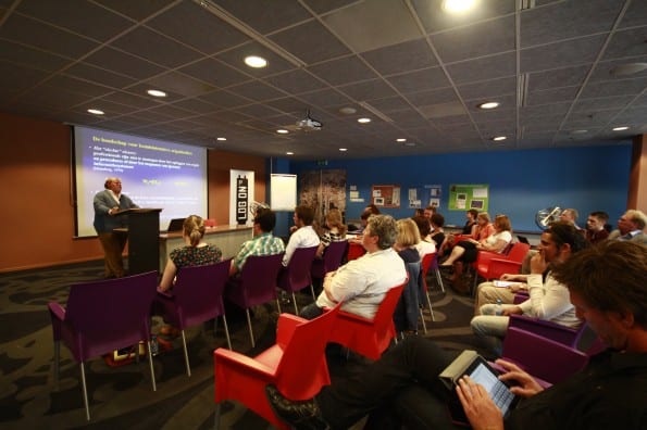 Mathieu Weggeman tijdens masterclass Social Intranet