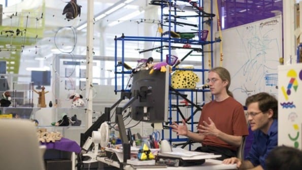 Met alle benodigde disciplines intensief samenwerken en prototypes bouwen bij het Google design team