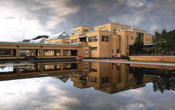 1280px-Gemeente_museum - Wiki - Roel Wijnants CC BY-SA 3.0