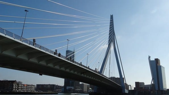 Erasmusbrug Rotterdam nhow © Pixabay tbleeker