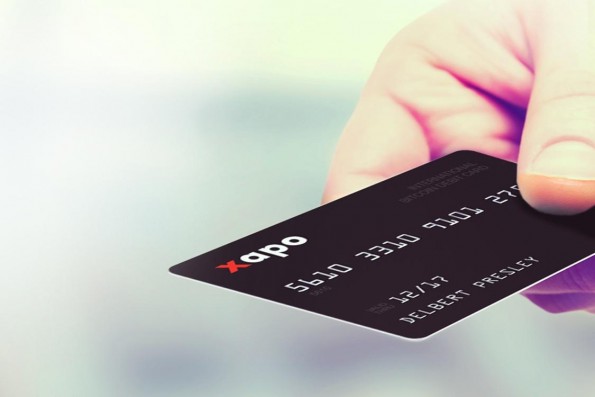Met de debit card van Xapo kun je betalen en geld opnemen via het VISA-netwerk