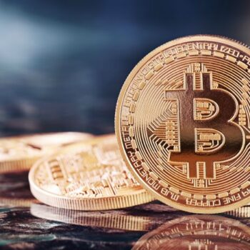 Wie profiteert er van bitcoins?