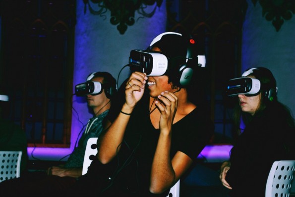 Virtual_reality