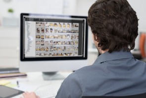 Beeldredactie: fotograaf plaatst foto's in mediatheek