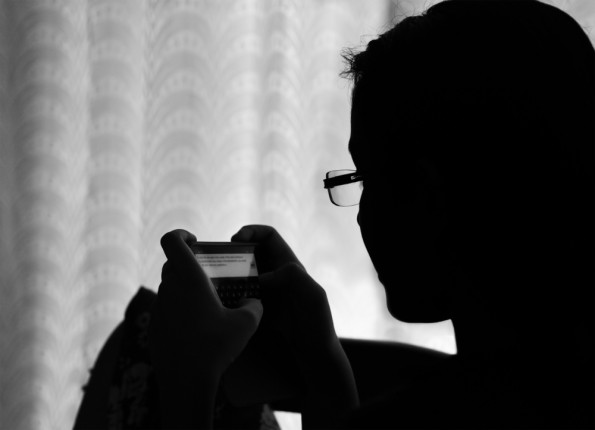 anonieme vrouw chat via telefoon