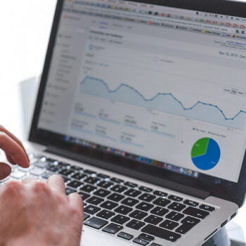 Zelf achter de knoppen met klantfeedback-tools: 6 voor- en nadelen