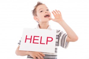 Jongen roept help