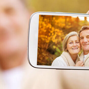 Babyboomer ❤ smartphone & Facebook: de online inhaalrace [onderzoek]