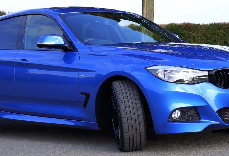Blauwe auto