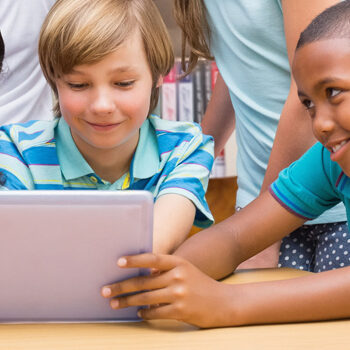 Maak iedereen online ambassadeur van je school [model + 5 praktische tips]