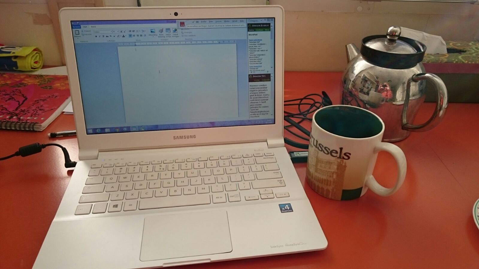 leeg scherm schrijven boek thee bureau Linda