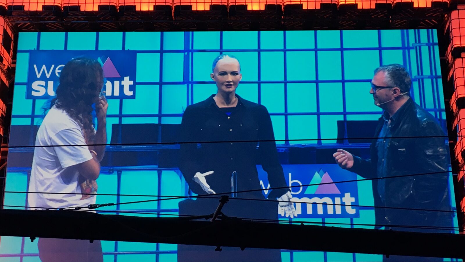 Hoe robots, AI & VR hun stempel drukken op 2017