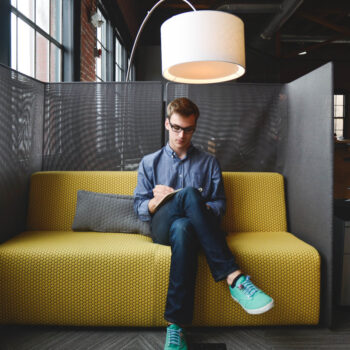 Startups zijn verliefd op millennial-werknemers: terecht of te beperkt?