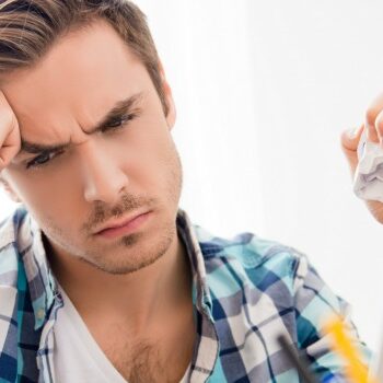 De Vloek van Kennis: zo verdrijf je de boze geest uit je content [6 tips]