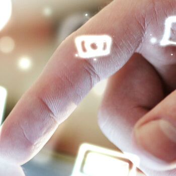 Laat klanten naar je toe komen met social selling [8-stappenplan]