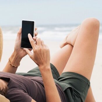 Primeur: KLM eerste airline met officieël zakelijk WhatsApp-account