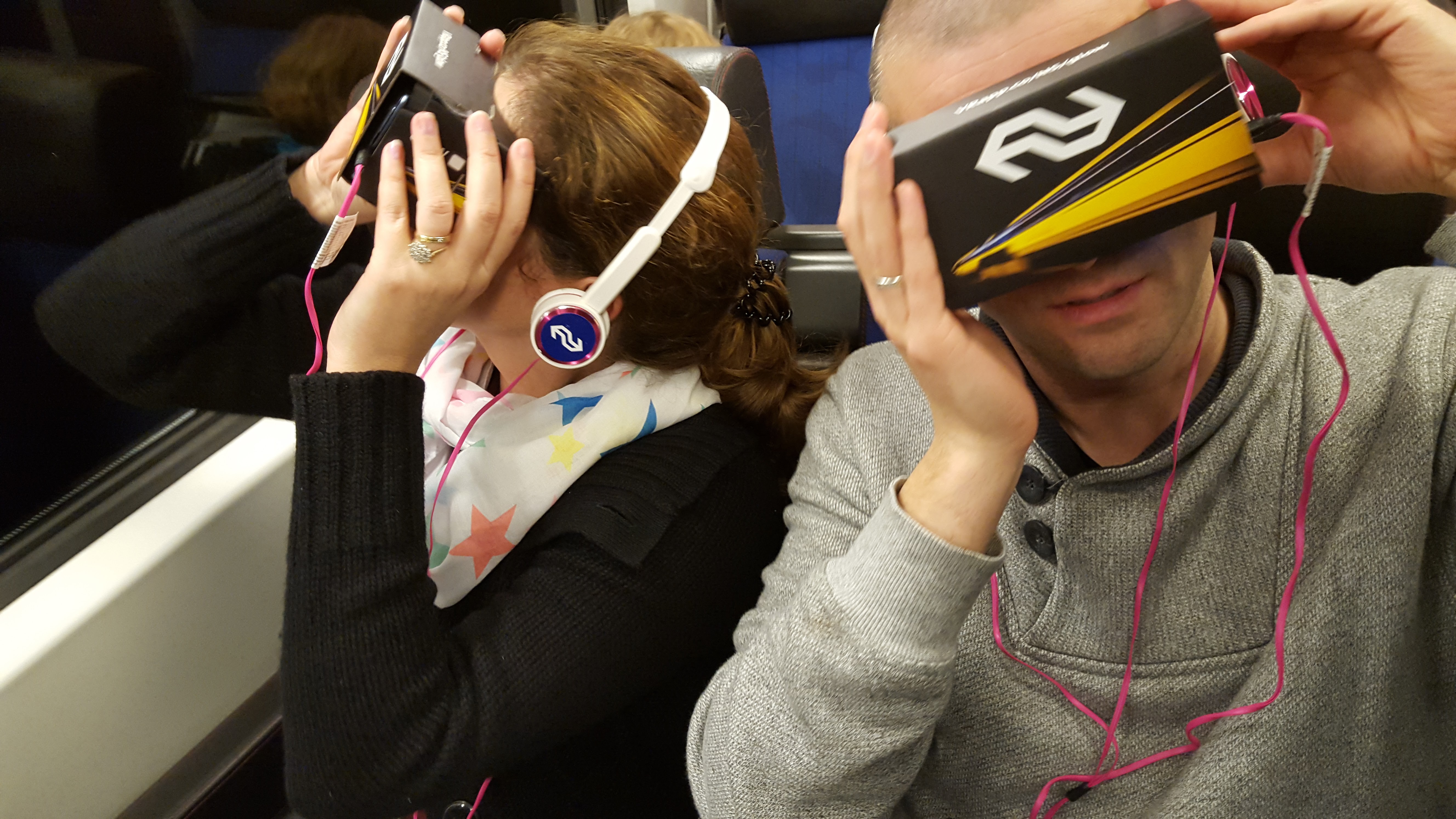 vr-experience-ns-glow-2015