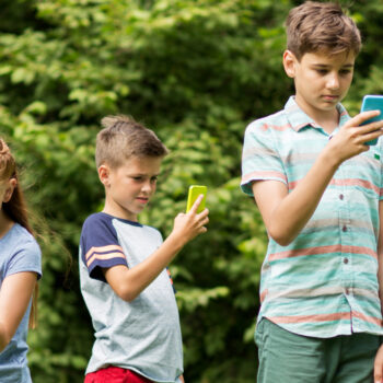 Laat de telefoonzombie meer genieten van de omgeving [5 tips]