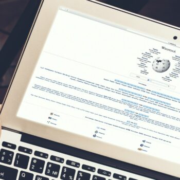 Averechtse bewijskracht: hoe Wikipedia doneren ontmoedigt