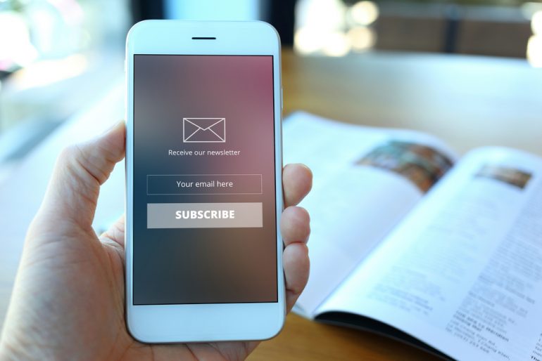 Inschrijven voor een nieuwsbrief via een smartphone.