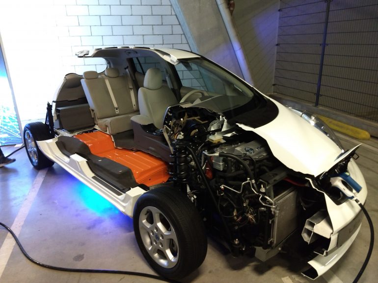 Nissan Lead doormidden