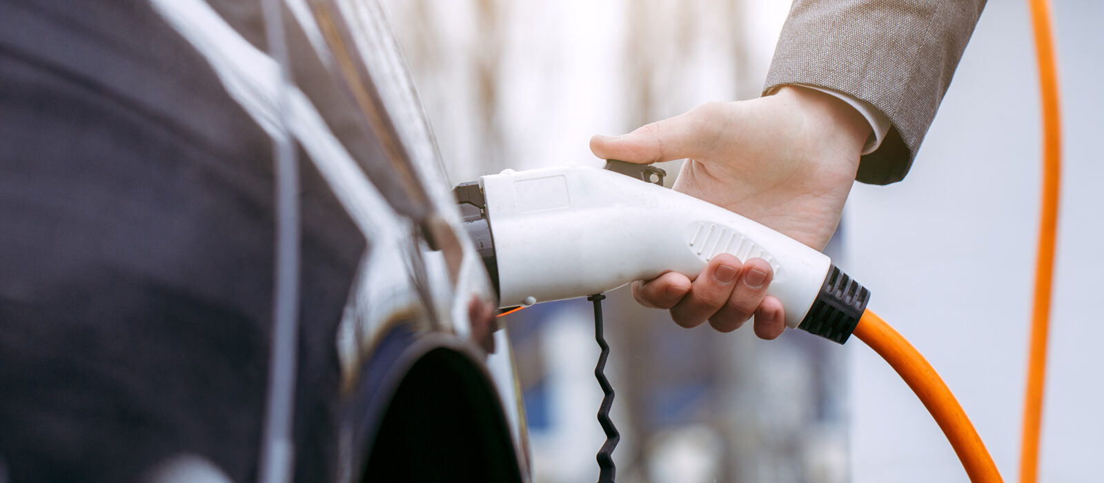 Elektrisch rijden: flinke hobbels op de weg