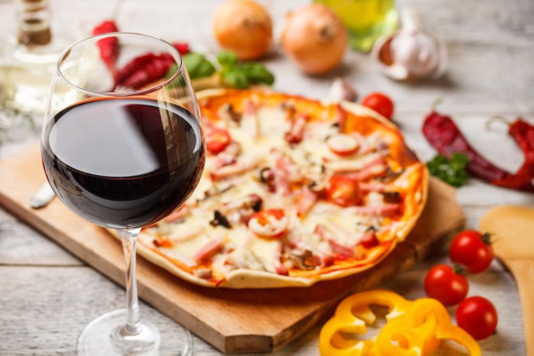pizza red wine