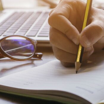 “Voorkom compromis-content, werk écht naar eigen inzicht.”