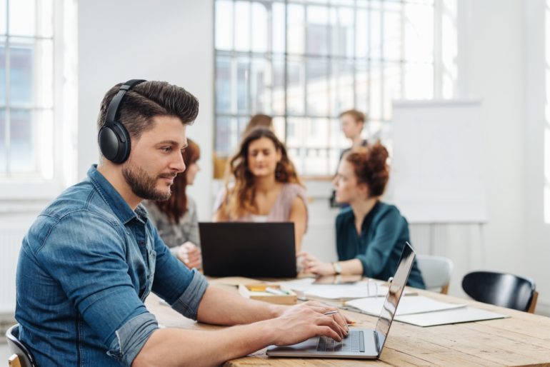 noise cancelling headphone