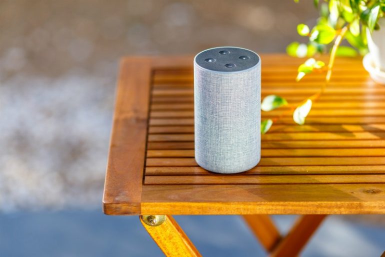 smart speaker buiten