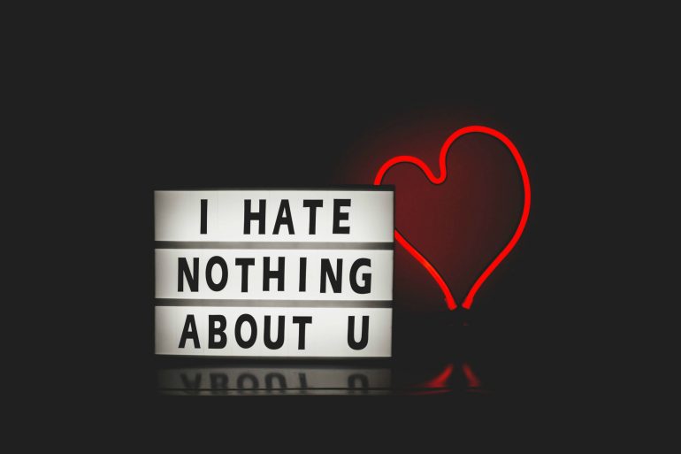 geen haat maar liefde sign compliment
