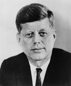 John F. Kennedy en de NASA zetten met OGSM de eerste man op de maan