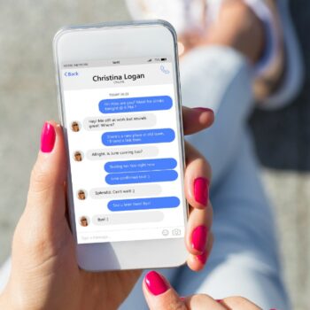 Messenger vs. E-mail: wat is het beste kanaal voor jouw webshop?