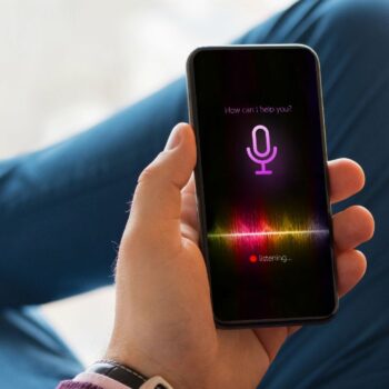 Je voice assistent aan de praat krijgen met Voice User Interface