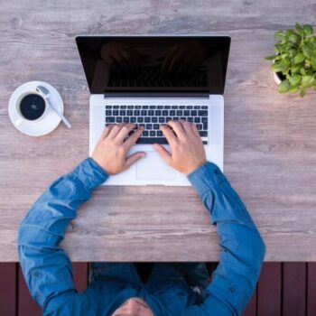 Bedrijven betalen loyale IT’er minder dan jobhopper