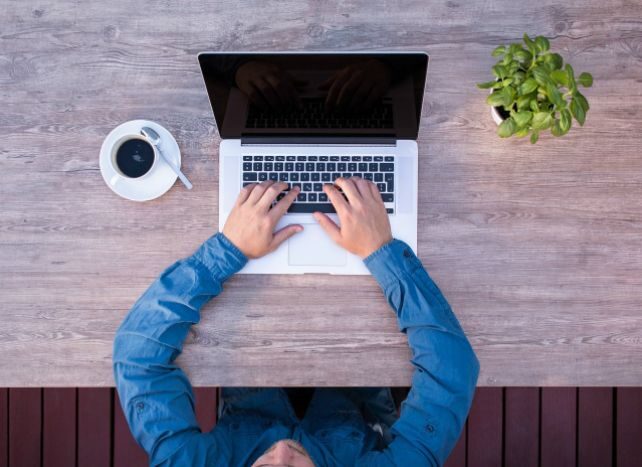 Bedrijven betalen loyale IT’er minder dan jobhopper