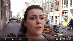 Screenshot van Charlotte's Law Vlog met een incidentele verwerking.