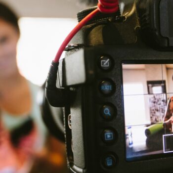 Influencers overtreden reclameregels. Zó moet het wel