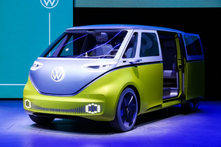 Afbeelding van een Volkswagen-busje met een nieuwe branding.