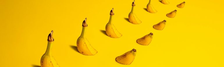 Schrijf eens wat losser: 30 woorden waar (bijna) altijd een spatie in moet.