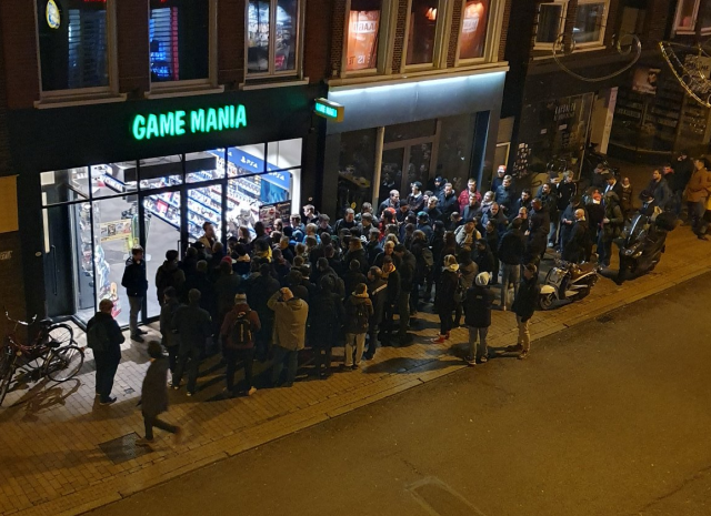 Pokémon-gekte om middernacht bij 42 Game Mania’s in Nederland
