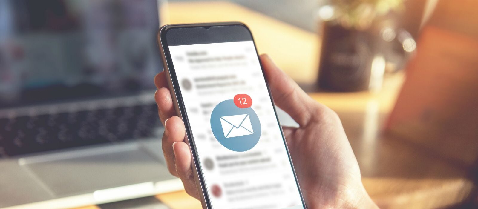 8 onmisbare elementen voor mobielvriendelijke e-mails [infographic]