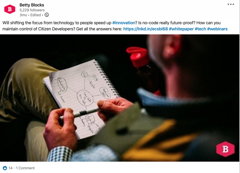 Voorbeeld van een social post over een whitepaper.