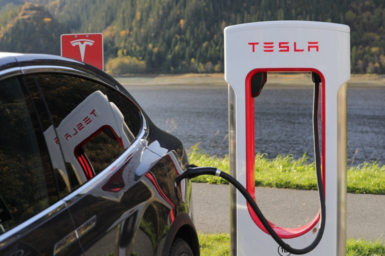 Afbeelding van een Tesla-auto.
