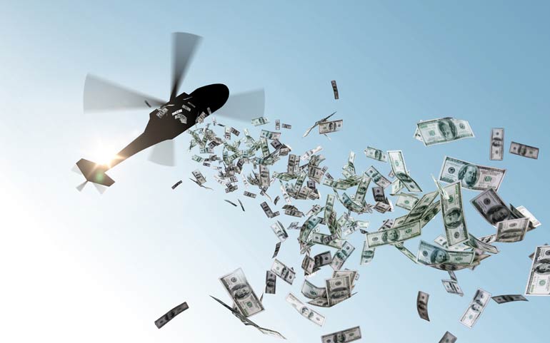 Helicopter strooit met geld.